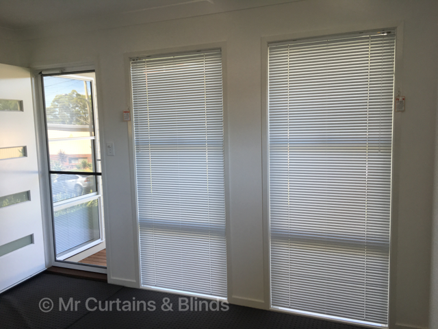 25mm venetian blind 2